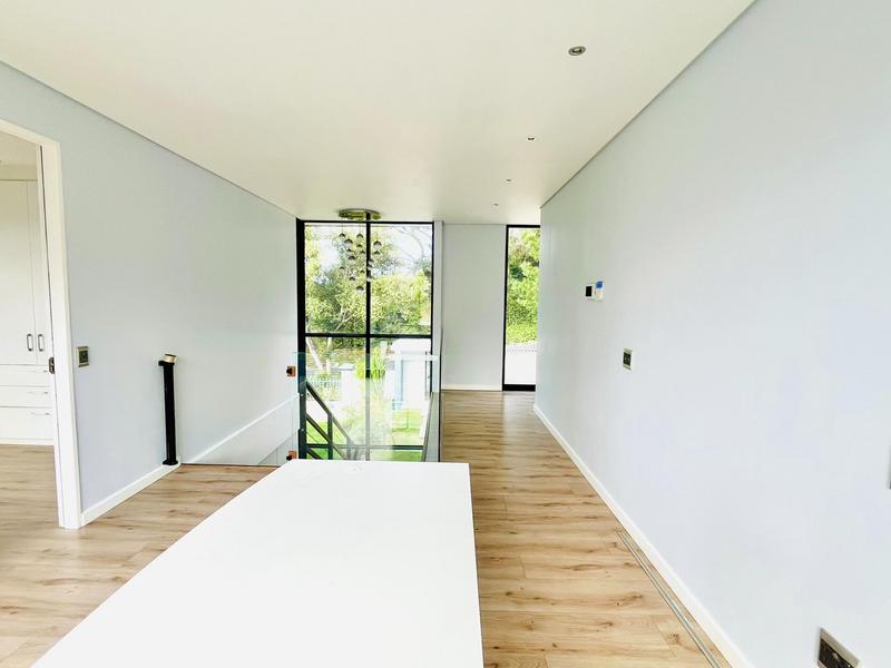 4 Bedroom Property for Sale in Constantia Western Cape